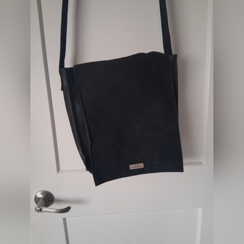 Givenchy Perfums Black Leather Shoulder Bag Messenger Crossbody